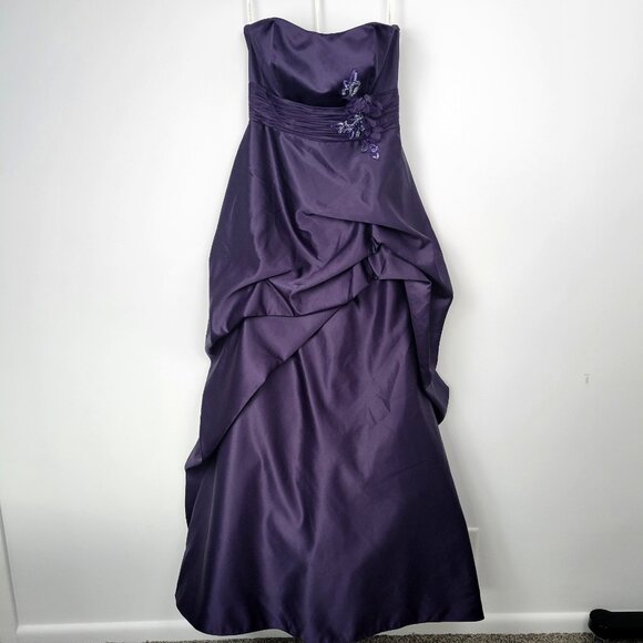 David’s Bridal Purple Strapless Ruched Ruffle Formal Gown Size 8 - Picture 1 of 11